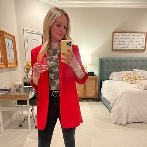 Meet your Posher, Leslie